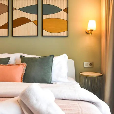 10th Floor Brand New Complete * Istambul